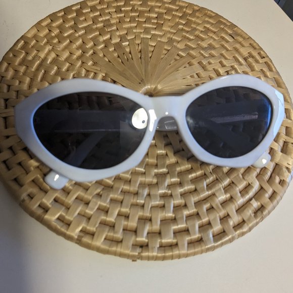 White sunglasses - Cat eye - Picture 1 of 5